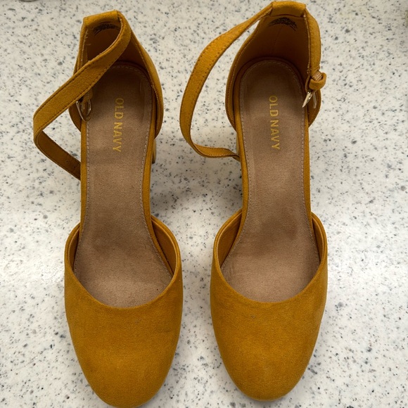 Yellow Heels - Picture 1 of 2
